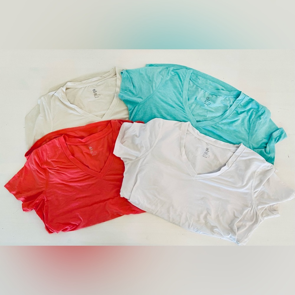 Gap fit maternity athletic shirts